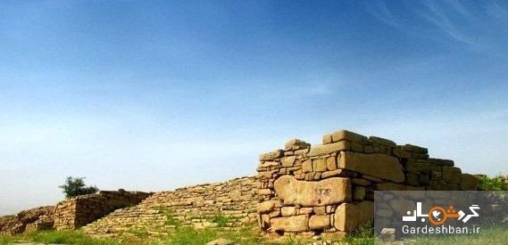 بنایی تاریخی در مسجدسلیمان به سبک تخت جمشید، عکس