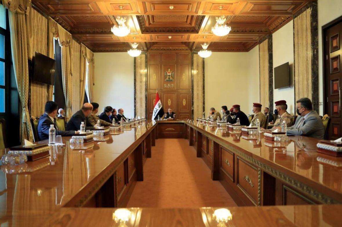 خبرنگاران بررسی حملات موشکی در نشست فوق العاده شورای امنیت خبرنگاران آنالیز حملات موشکی در نشست فوق العاده شورای امنیت ملی عراق